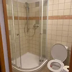 Soukromy Domecek Nad Sklepem U Dvou Zvirat *
