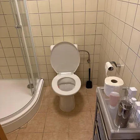 Soukromy Domecek Nad Sklepem U Dvou Zvirat *