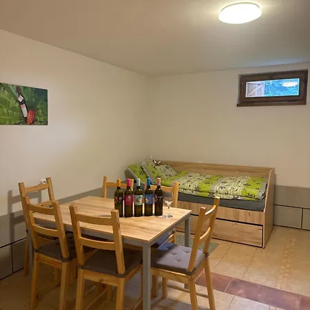 Soukromy Domecek Nad Sklepem U Dvou Zvirat Hébergement de vacances *